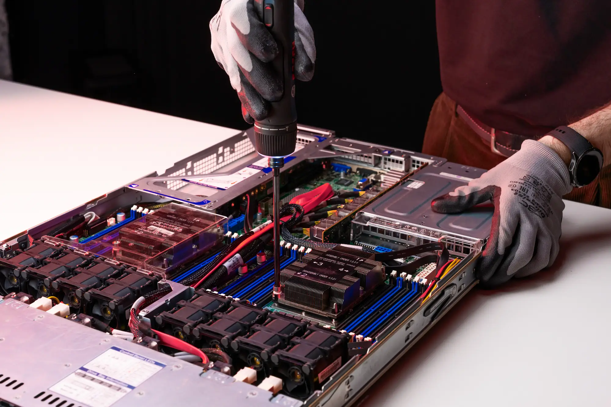 Сервисный инженер по гарантии серверного оборудования (Санкт-Петербург)